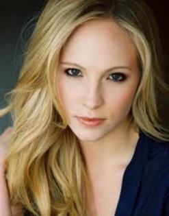 2 - 5 Caroline Forbes - Candice Accola