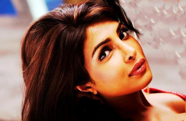 401054_244176065671360_183050535117247_537703_756685000_n - priyanka chopra