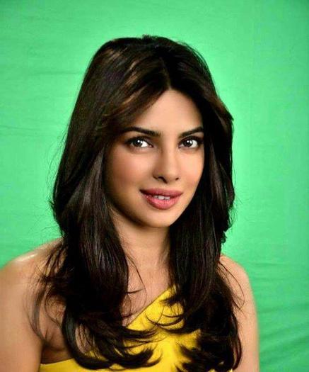 402537_222430517845915_183050535117247_489574_1233642650_n - priyanka chopra