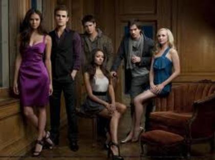 1Stefan,Damon,Elena,Caroline,Bonnie si Jeremy - 6 Cu totii impreuna