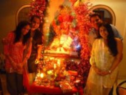 310841_10150264896831152_601661151_7920040_1572255472_a - ashita dhawan
