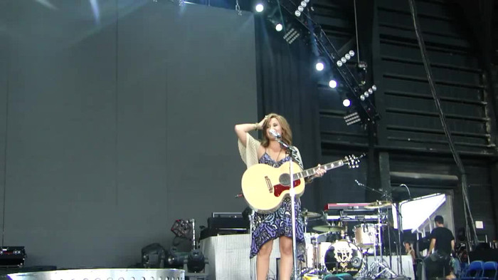 Demi Lovato Stop The World Soundcheck Tampa {HD} 0001