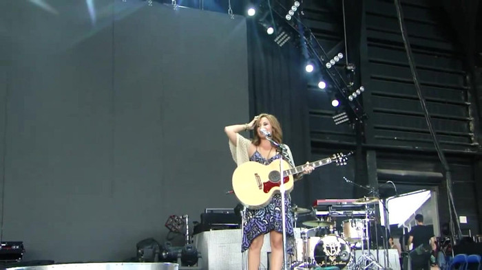 Demi Lovato Stop The World Soundcheck Tampa {HD} 0010