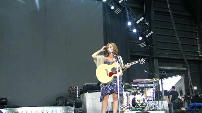 Demi Lovato Stop The World Soundcheck Tampa {HD} 0019 - Demilush - Stop The World Soundcheck Tampa