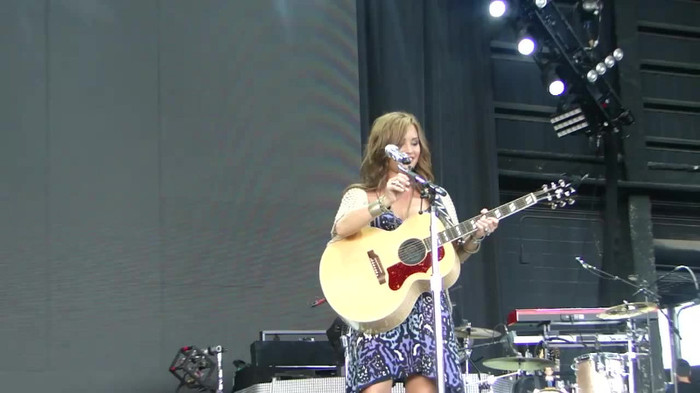 Demi Lovato Stop The World Soundcheck Tampa {HD} 0061