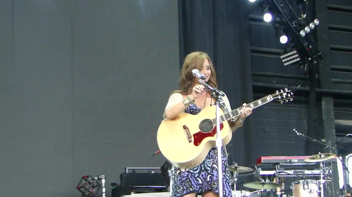 Demi Lovato Stop The World Soundcheck Tampa {HD} 0066