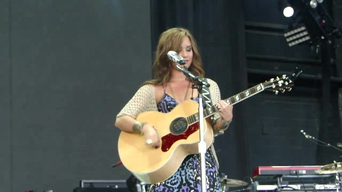Demi Lovato Stop The World Soundcheck Tampa {HD} 0103