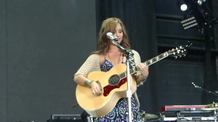 Demi Lovato Stop The World Soundcheck Tampa {HD} 0105 - Demilush - Stop The World Soundcheck Tampa