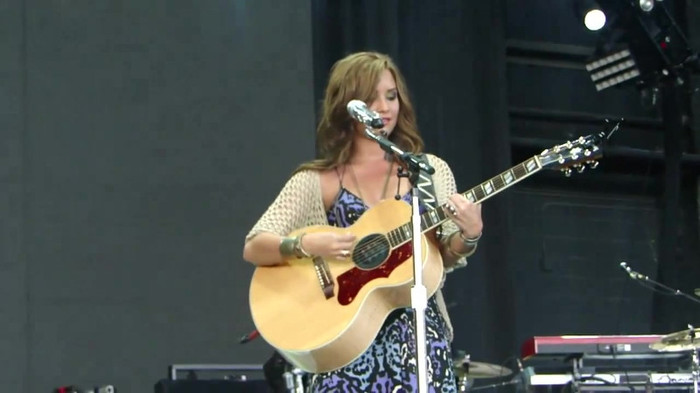 Demi Lovato Stop The World Soundcheck Tampa {HD} 0111