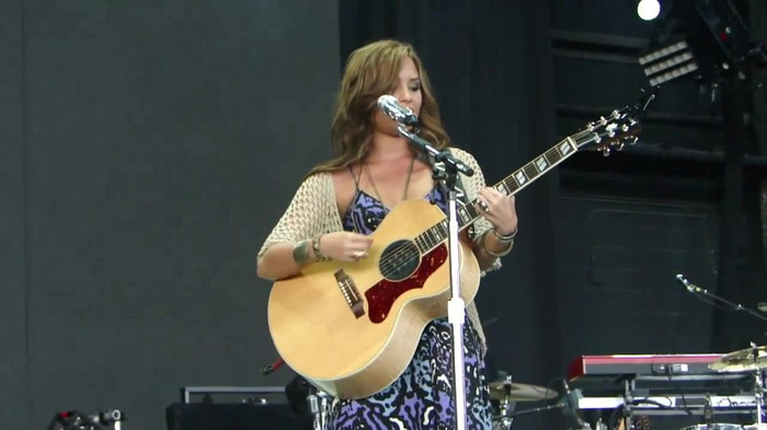 Demi Lovato Stop The World Soundcheck Tampa {HD} 0152
