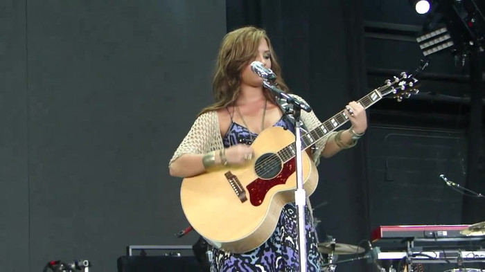 Demi Lovato Stop The World Soundcheck Tampa {HD} 0173