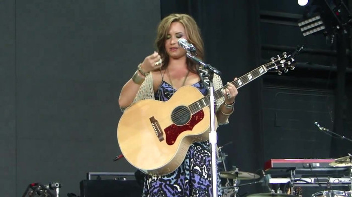 Demi Lovato Stop The World Soundcheck Tampa {HD} 0219