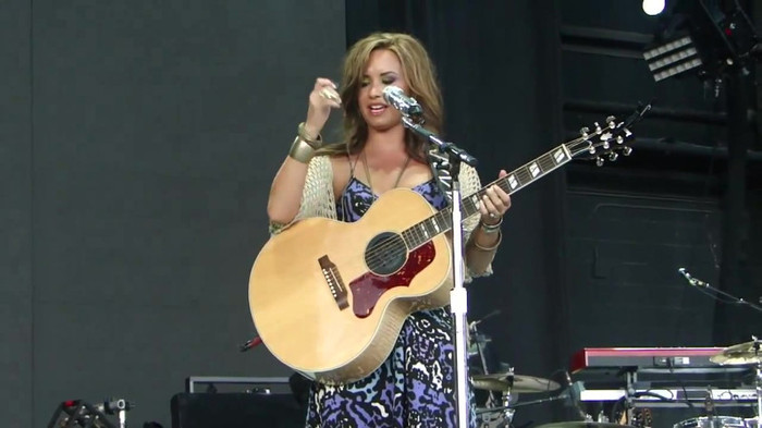 Demi Lovato Stop The World Soundcheck Tampa {HD} 0225