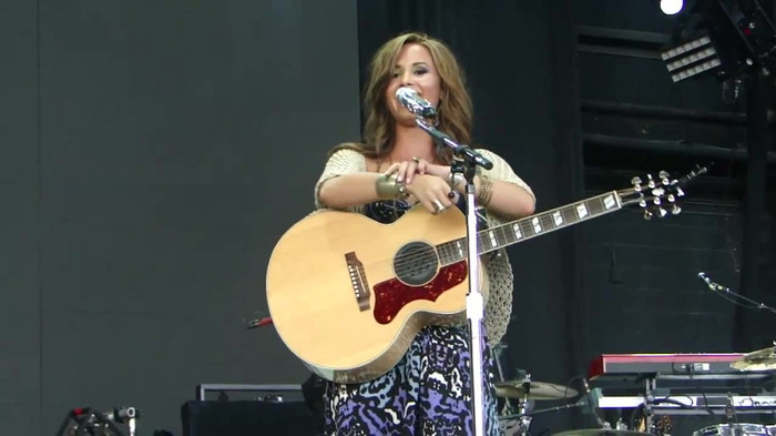 Demi Lovato Stop The World Soundcheck Tampa {HD} 0250