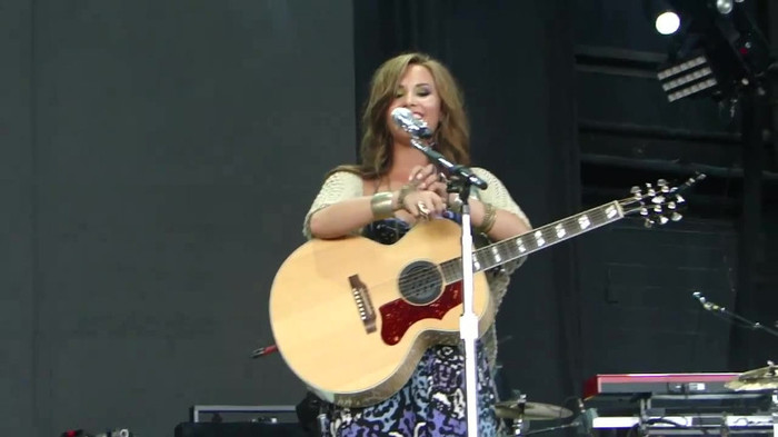 Demi Lovato Stop The World Soundcheck Tampa {HD} 0267