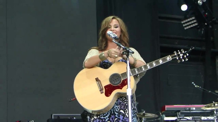 Demi Lovato Stop The World Soundcheck Tampa {HD} 0270