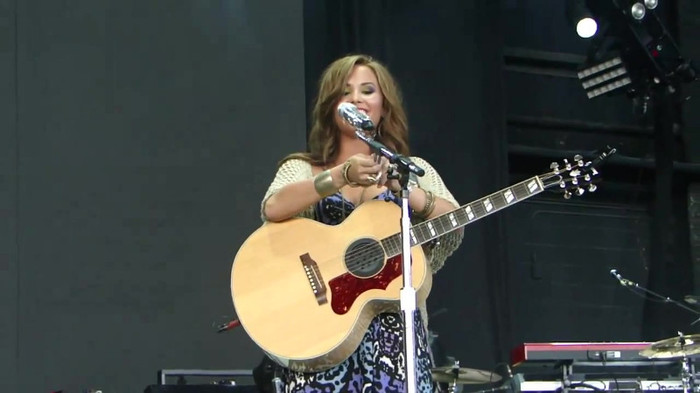 Demi Lovato Stop The World Soundcheck Tampa {HD} 0274