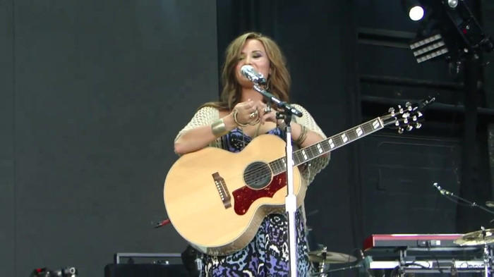 Demi Lovato Stop The World Soundcheck Tampa {HD} 0287