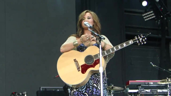 Demi Lovato Stop The World Soundcheck Tampa {HD} 0288