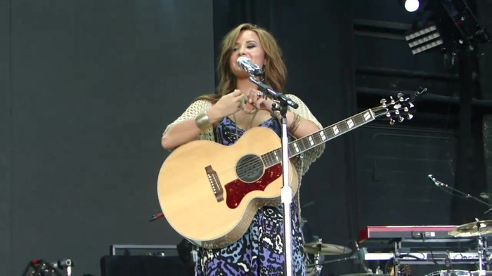 Demi Lovato Stop The World Soundcheck Tampa {HD} 0294