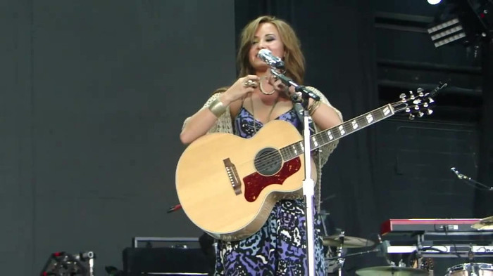 Demi Lovato Stop The World Soundcheck Tampa {HD} 0306