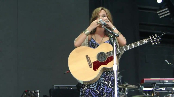 Demi Lovato Stop The World Soundcheck Tampa {HD} 0332