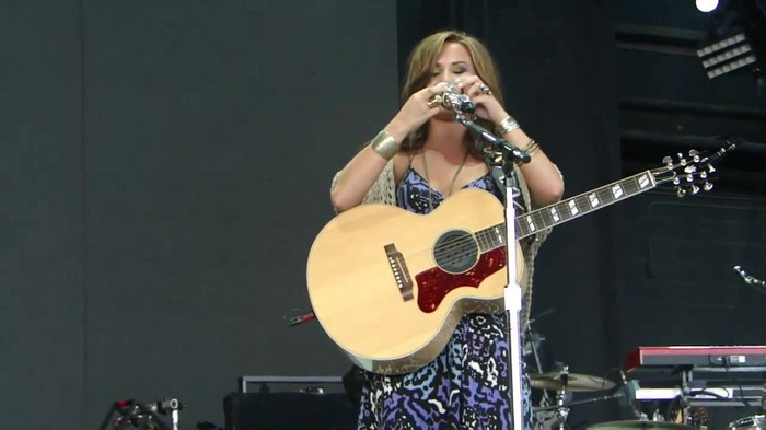 Demi Lovato Stop The World Soundcheck Tampa {HD} 0336
