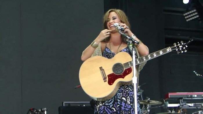 Demi Lovato Stop The World Soundcheck Tampa {HD} 0355