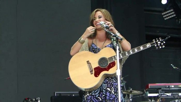 Demi Lovato Stop The World Soundcheck Tampa {HD} 0357