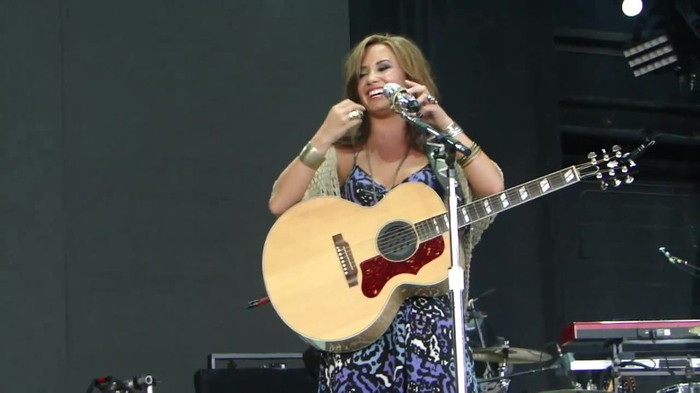 Demi Lovato Stop The World Soundcheck Tampa {HD} 0358