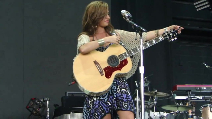 Demi Lovato Stop The World Soundcheck Tampa {HD} 0412