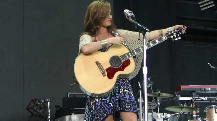 Demi Lovato Stop The World Soundcheck Tampa {HD} 0413