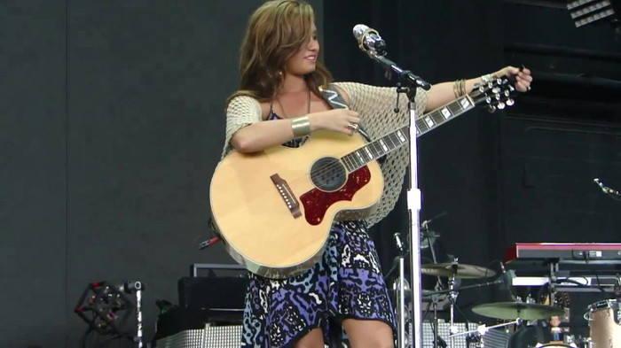 Demi Lovato Stop The World Soundcheck Tampa {HD} 0415