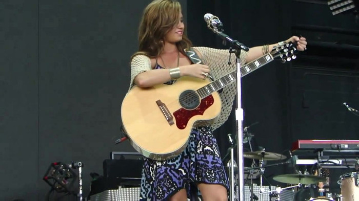 Demi Lovato Stop The World Soundcheck Tampa {HD} 0416