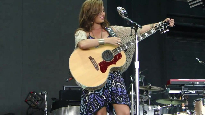 Demi Lovato Stop The World Soundcheck Tampa {HD} 0418