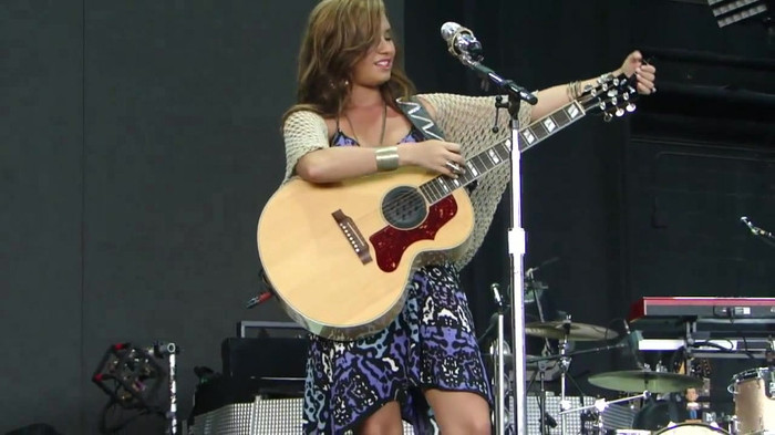 Demi Lovato Stop The World Soundcheck Tampa {HD} 0420