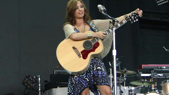 Demi Lovato Stop The World Soundcheck Tampa {HD} 0432