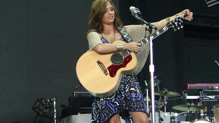 Demi Lovato Stop The World Soundcheck Tampa {HD} 0441
