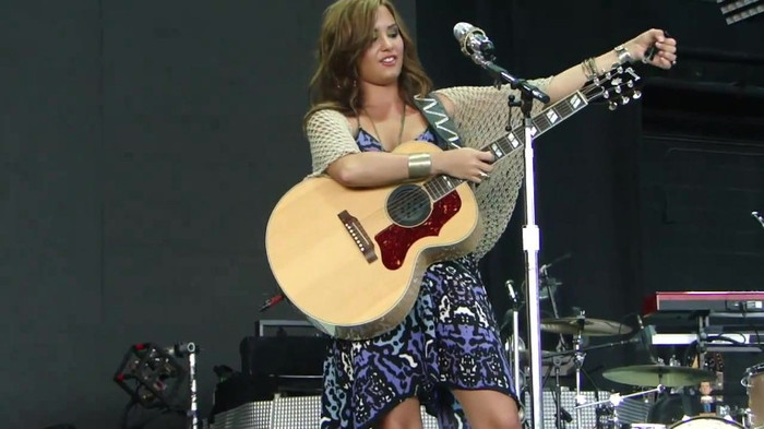 Demi Lovato Stop The World Soundcheck Tampa {HD} 0442