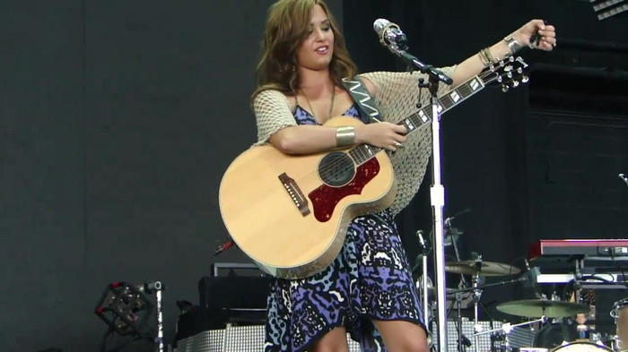 Demi Lovato Stop The World Soundcheck Tampa {HD} 0443