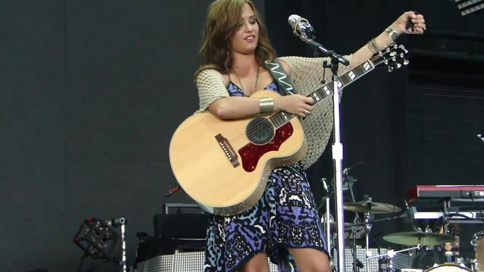 Demi Lovato Stop The World Soundcheck Tampa {HD} 0444