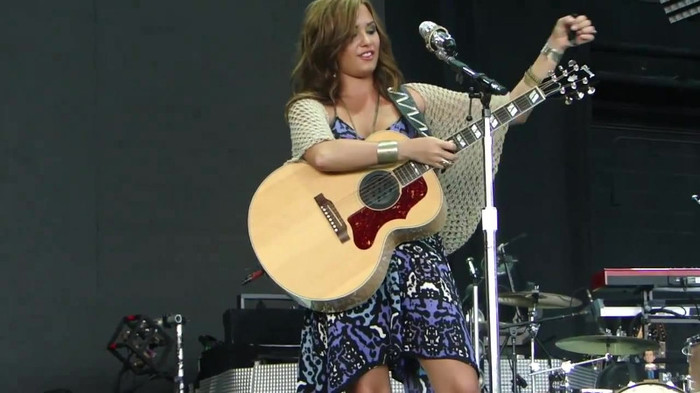 Demi Lovato Stop The World Soundcheck Tampa {HD} 0446