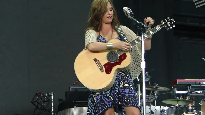 Demi Lovato Stop The World Soundcheck Tampa {HD} 0451