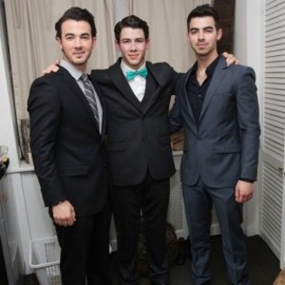 jonas brothers. - Jonas Brothers