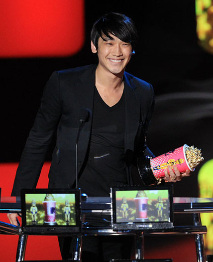 BIGGEST BADASS STAR: Rain - MTV Movie Awards 2010