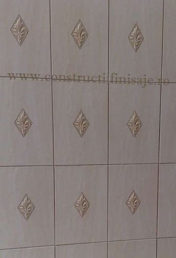 Faianta crem cu model 1