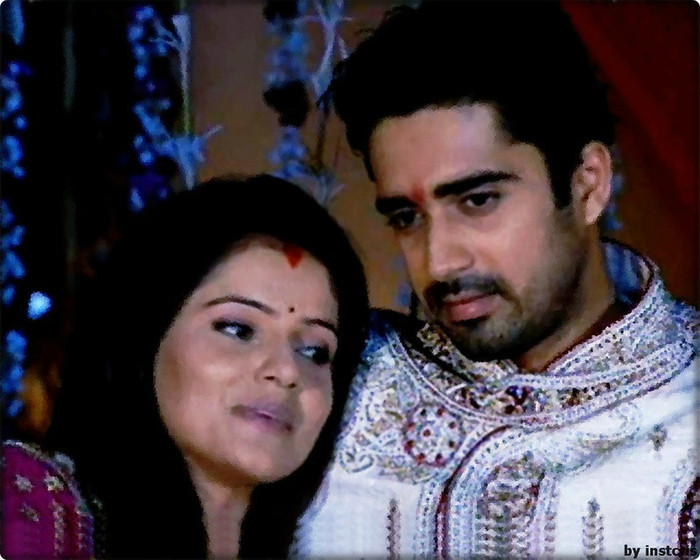 devinwhitekurta5cropmnv