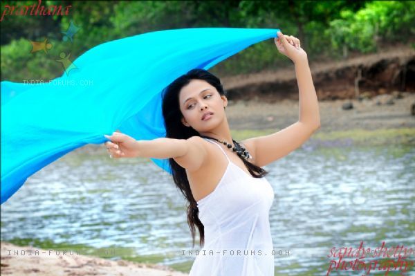 Prarthana Behere in Love [14]