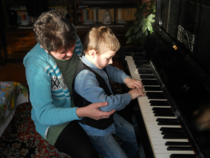 las că-l fac eu pianist! - de Paste