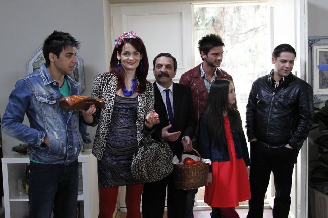 toti-actorii-din-pariu-cu-viata-petrec-pastele-impreuna-intr-un-episod-special_1 - 0 Pariu cu Viata - Episodul de Paste